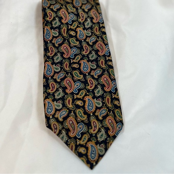 Vintage Silk Necktie - Picture 2 of 5